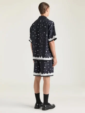 Bermudashorts i siden med blommönster