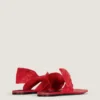 Boudoir-tongsandaler i nappaläder med rosett Boudoir-tongsandaler i nappaläder med rosett