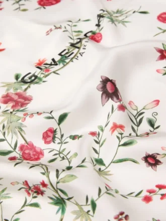 Fyrkantig silkesduk med blommönster