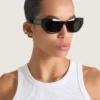 Givenchy Tape Earcuff i metall och emalj Givenchy Tape Earcuff i metall och emalj