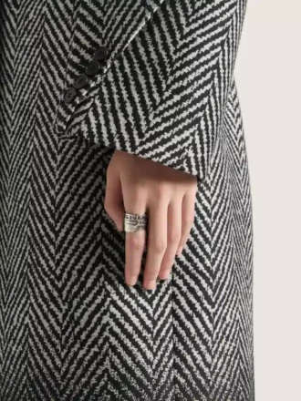 Givenchy Tape-ring i metall och emalj