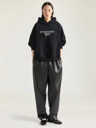 Hoodie-tröja i fleece med Givenchy-bandtryck Hoodie-tröja i fleece med Givenchy-bandtryck