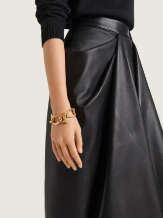 kedjearmbandet i metall