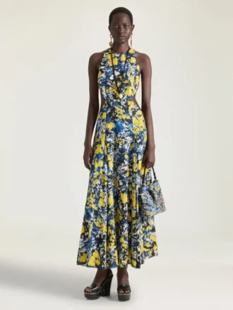 Klippt klänning med blommönster