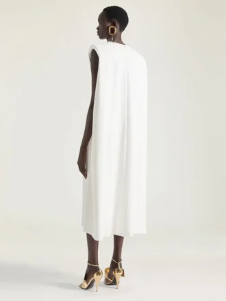 Klänning i crepe cady med cape