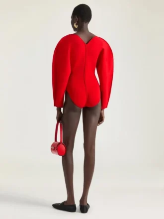 kokongbodysuit i specialdesignad stickning