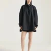 Kokongskjorta i poplin med Givenchy-broderi Kokongskjorta i poplin med Givenchy-broderi