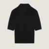 Kort polo i stickat med second skin-effekt Kort polo i stickat med second skin-effekt