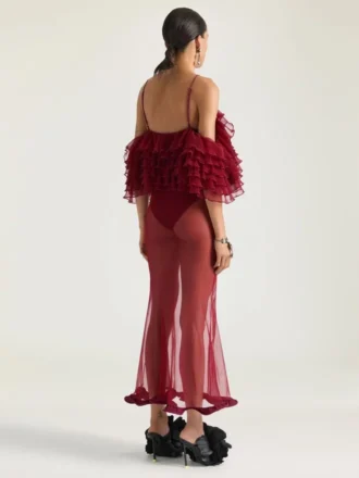 Lång volangklänning i ultrafint stickat