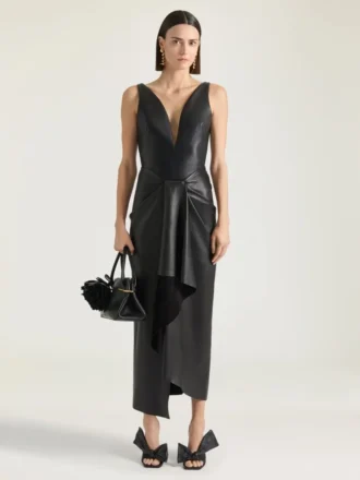 Långt lindat klänning i läder