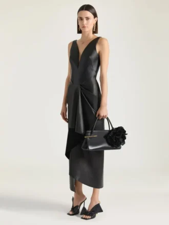 Långt lindat klänning i läder