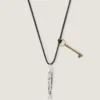 Lucky Charms-halsband i läder och metall Lucky Charms-halsband i läder och metall