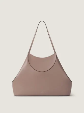 Medium Facet-tote i kornat läder