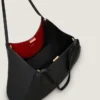 Medium Facet-tote i kornat läder Medium Facet-tote i kornat läder