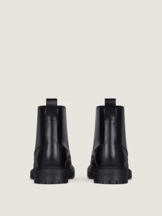 Snörstövlar i läder