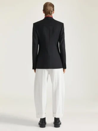 vita couture-sömmar